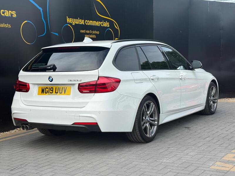 BMW 3 Series view 5