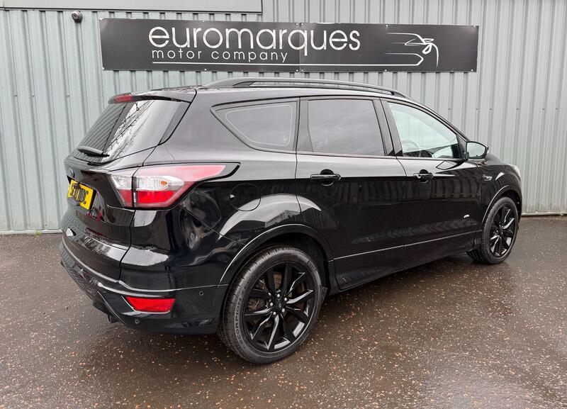 Ford Kuga view 3