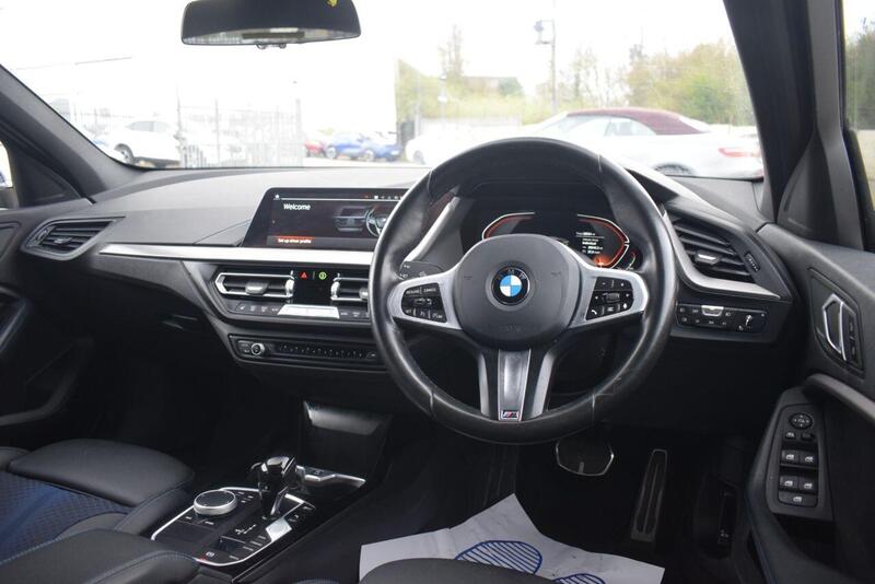 BMW 1 Series view 4