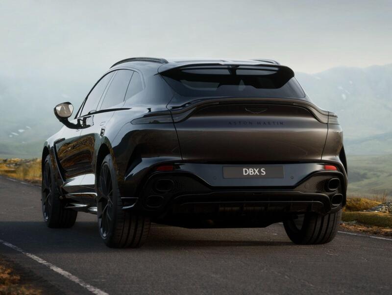 Aston Martin DBX view 4