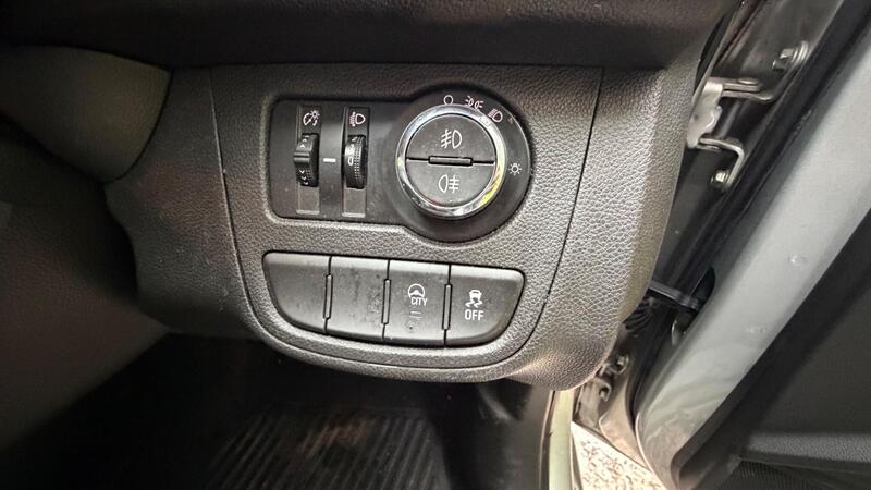 2017 Vauxhall Viva — photo 13