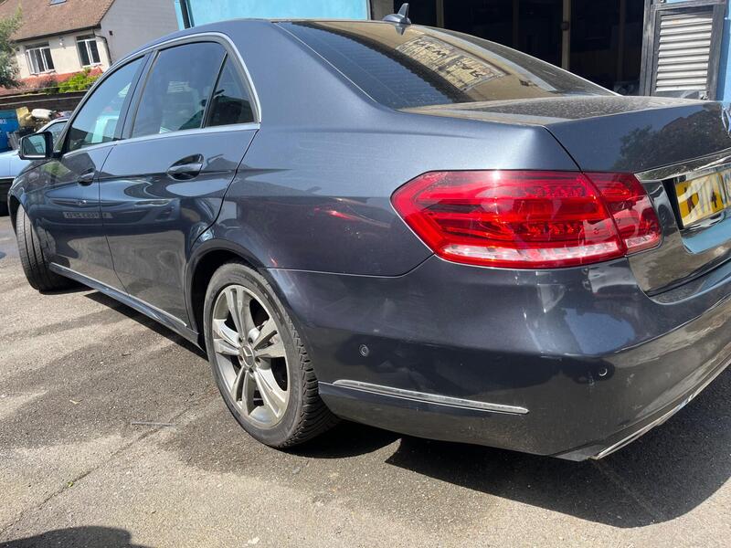 Mercedes-Benz E Class view 3
