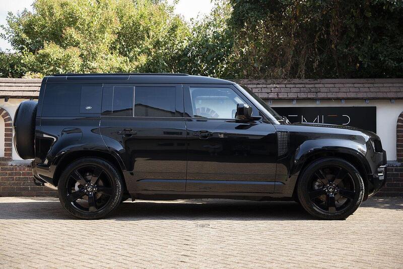 Land Rover Defender 110 view 3