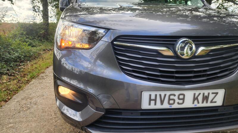 2019 Vauxhall Combo Life — photo 21
