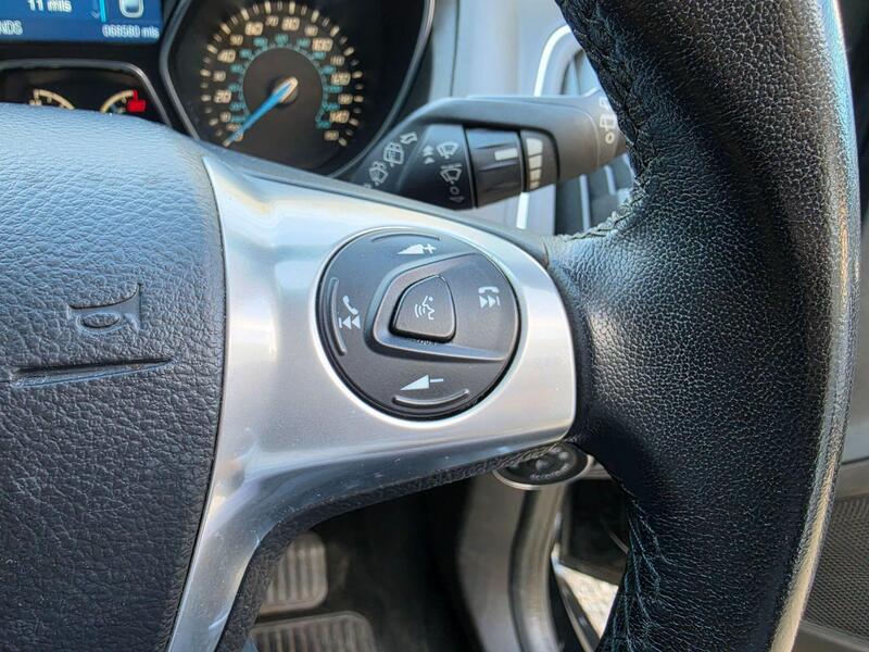 Ford Focus 1.6 Titanium Navigator Powershift Euro 5 5dr thumbnail 33