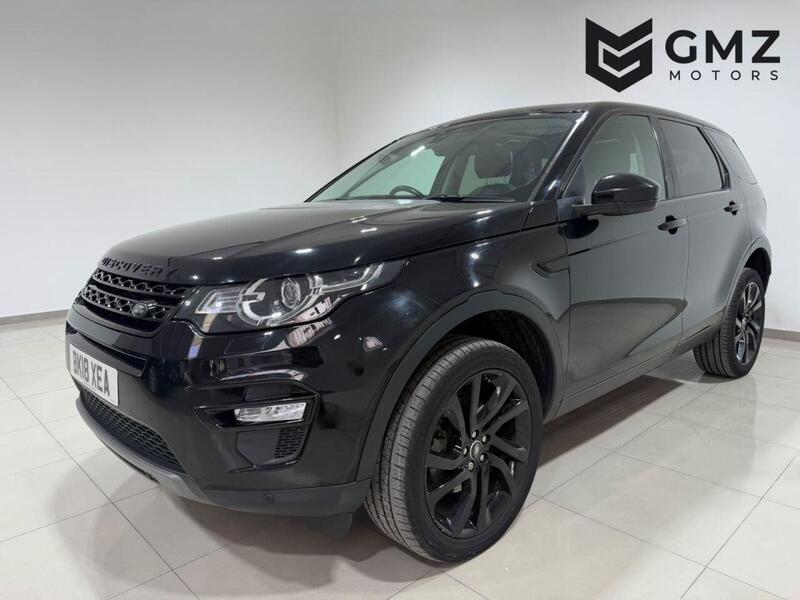 Land Rover Discovery Sport view 3