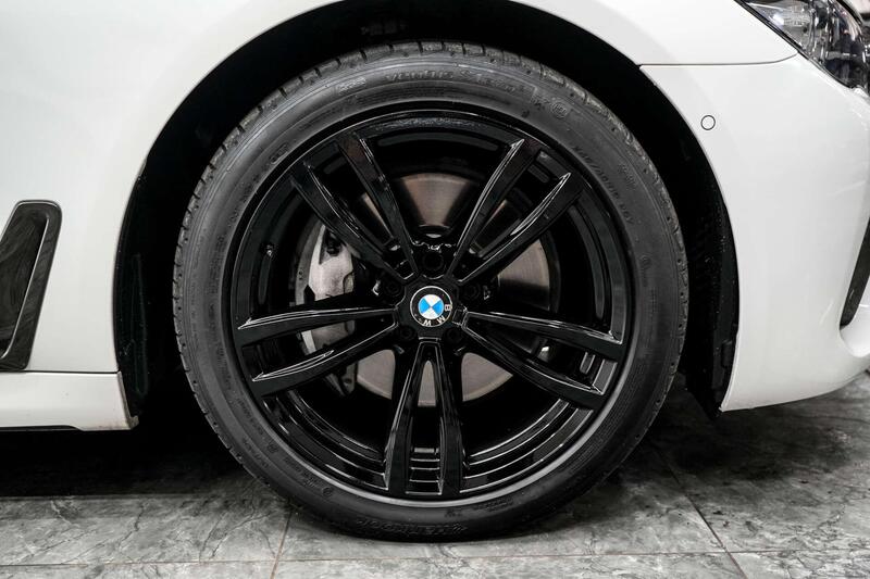 BMW 7 Series view 7