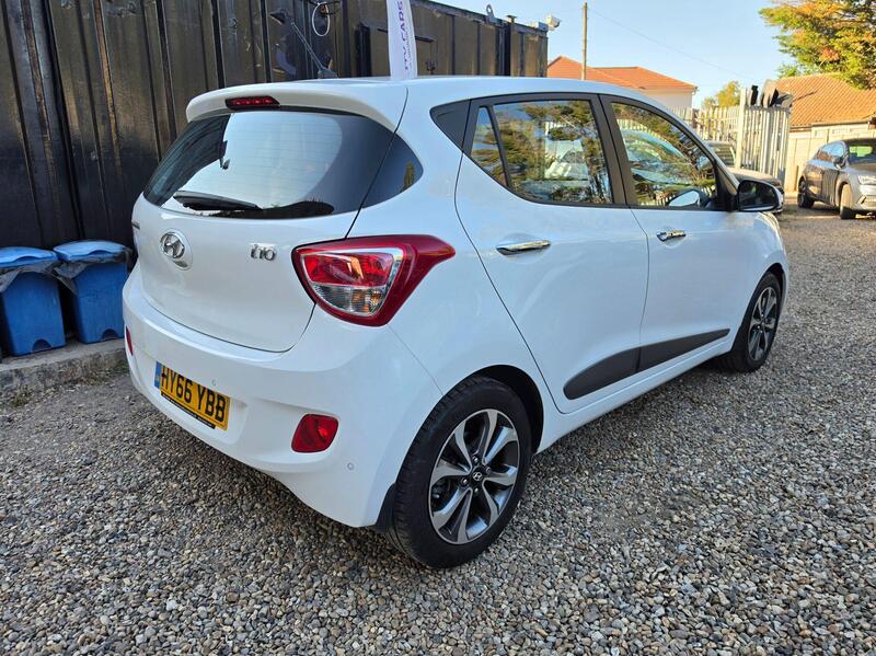 Hyundai i10 1.2 Premium SE Auto Euro 6 5dr thumbnail 6
