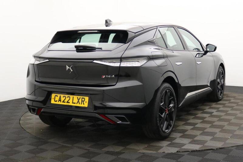 DS Automobiles DS 4 view 4