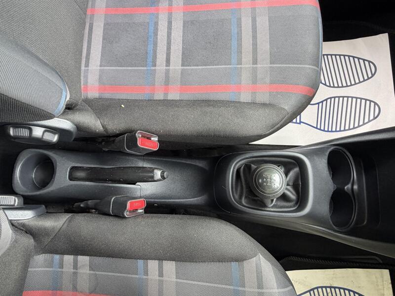 2015 Peugeot 108 — photo 20