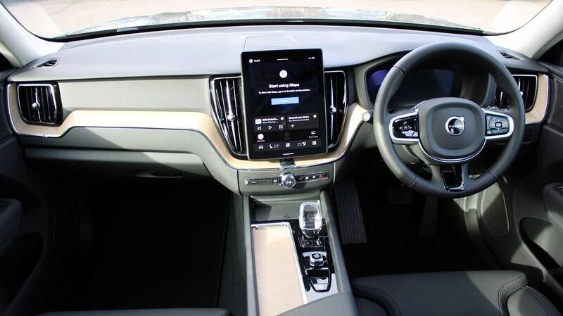 Volvo XC60 view 5