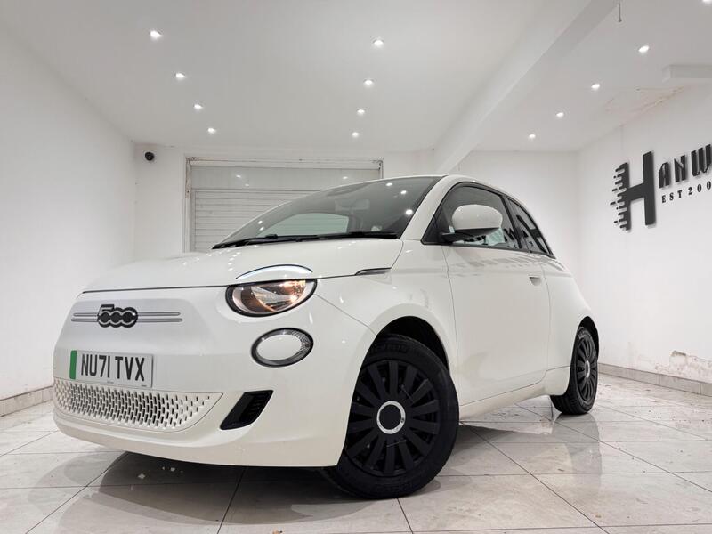 Fiat 500e view 3