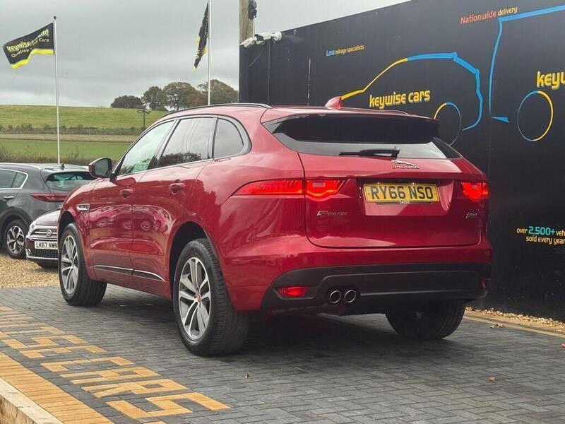 Jaguar F-Pace view 3