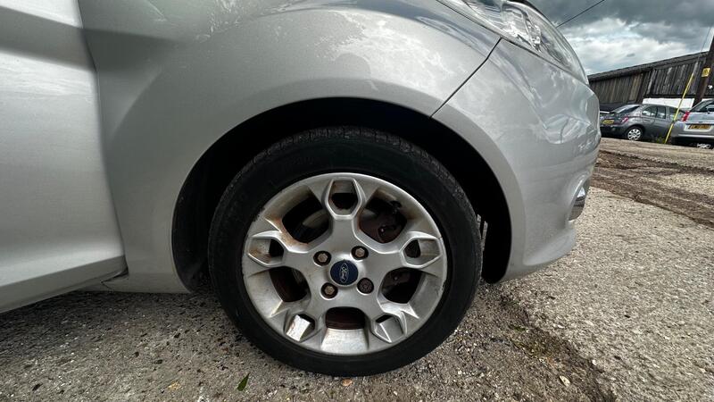 2012 Ford Fiesta — photo 19