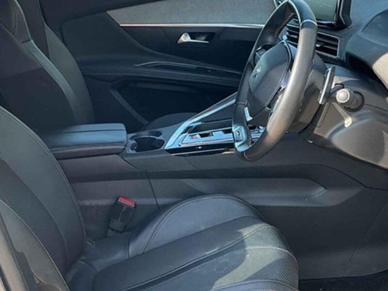 Peugeot 3008 view 6