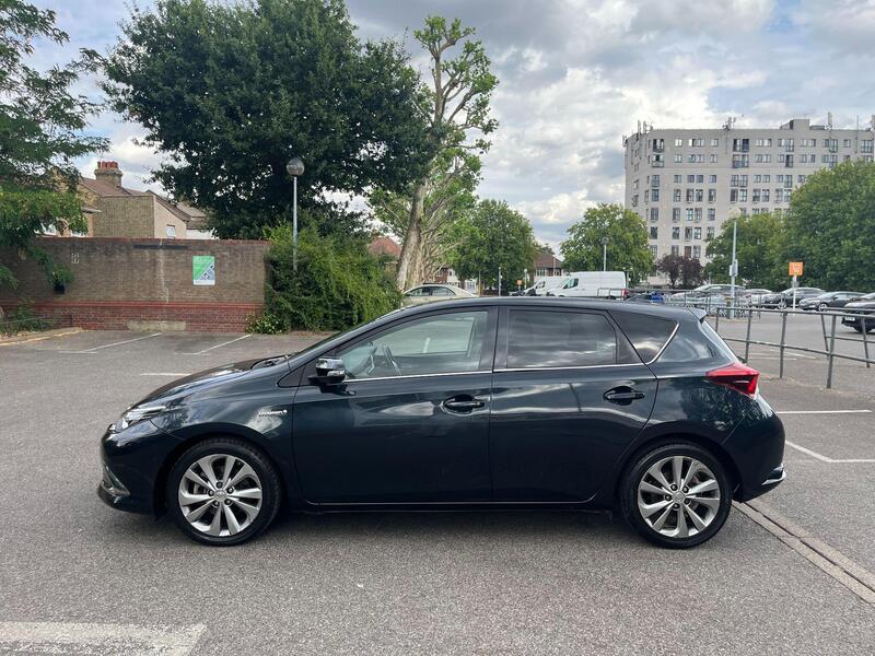 Toyota Auris view 4