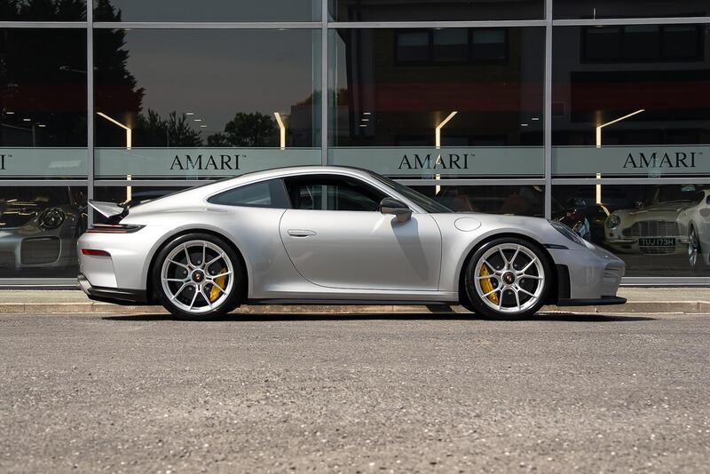 Porsche 911 view 2