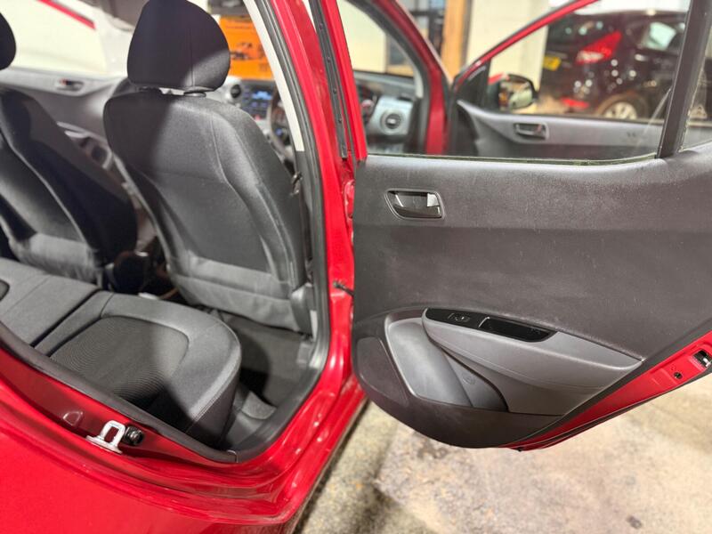 2017 Hyundai i10 — photo 17