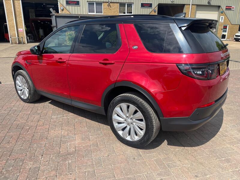 Land Rover Discovery Sport view 3