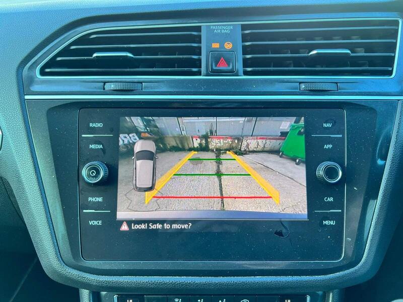 Volkswagen Tiguan view 2