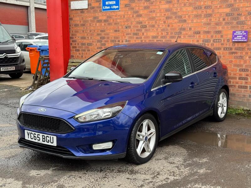 Ford Focus view 2