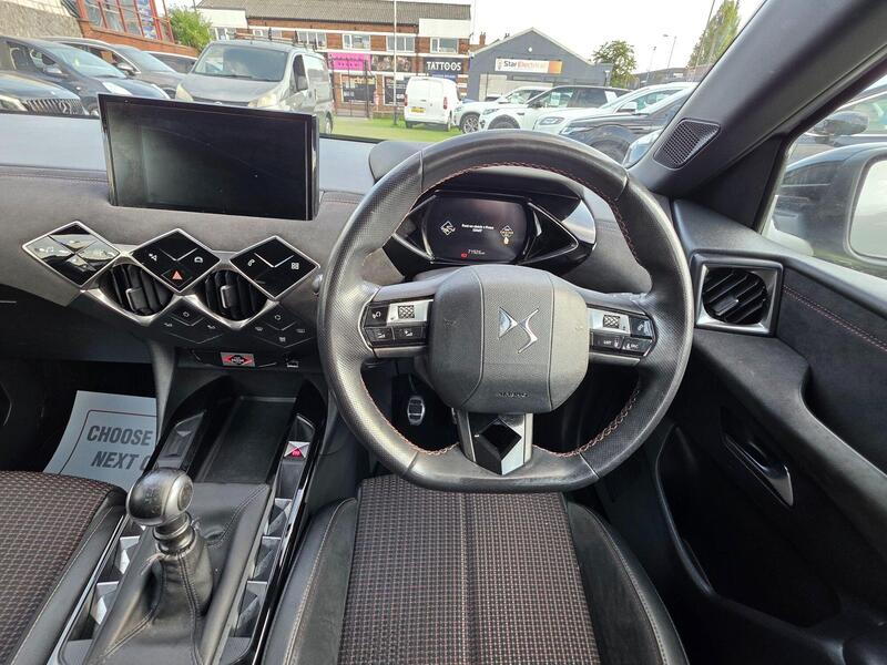 DS Automobiles DS 3 Crossback view 3