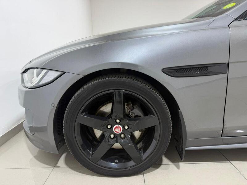 Jaguar Xe view 6
