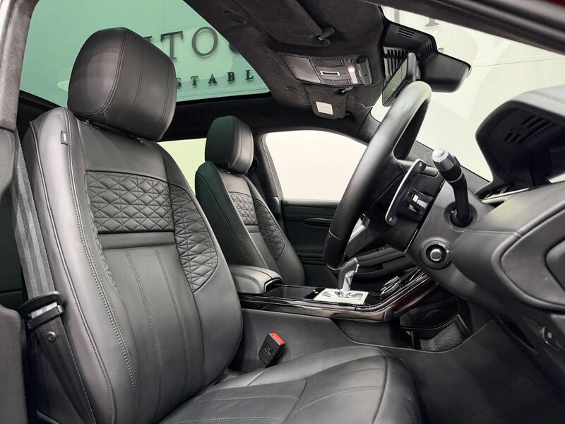 Land Rover Range Rover Evoque view 2