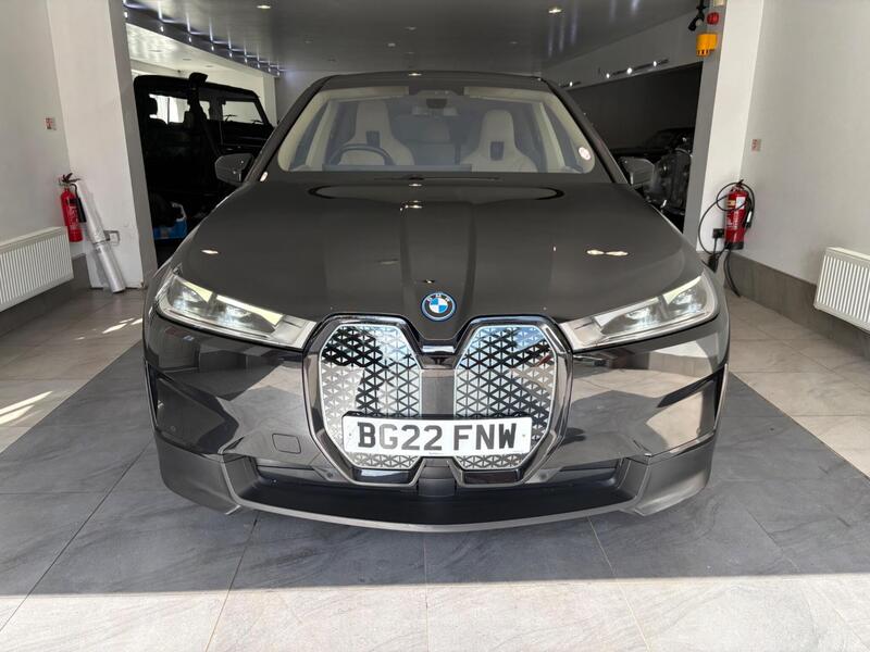 BMW Ix view 2