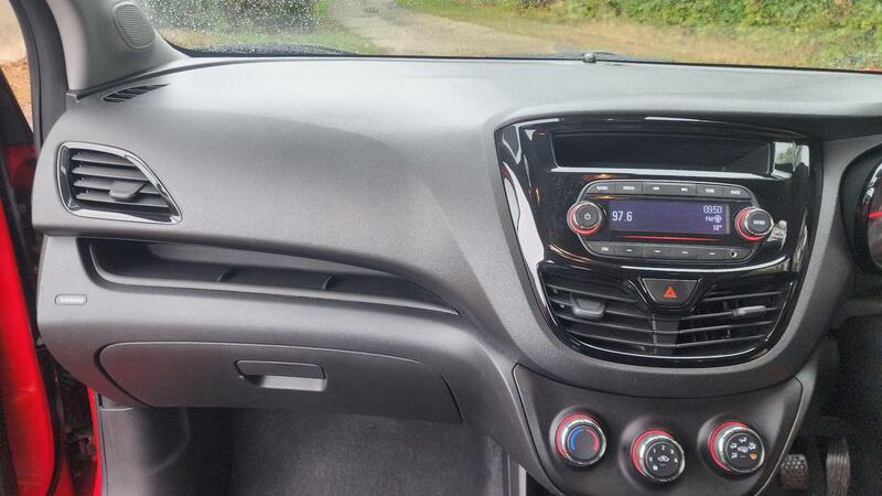 2015 Vauxhall Viva — photo 23