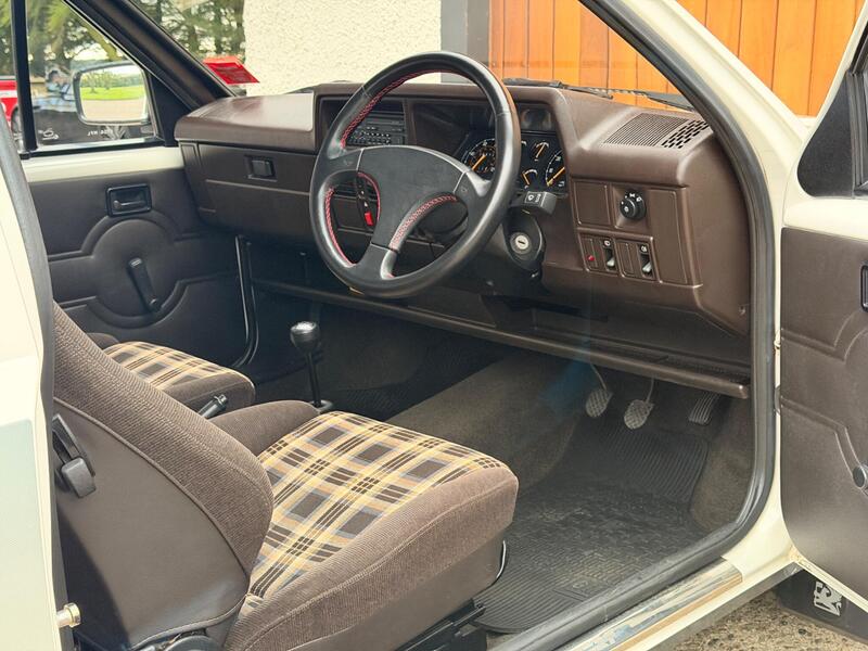 Vauxhall Nova view 3