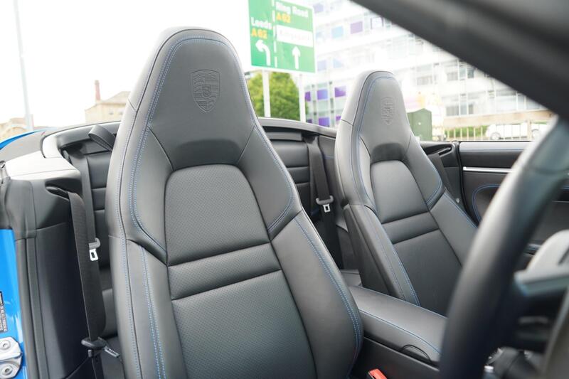 Porsche 911 view 3