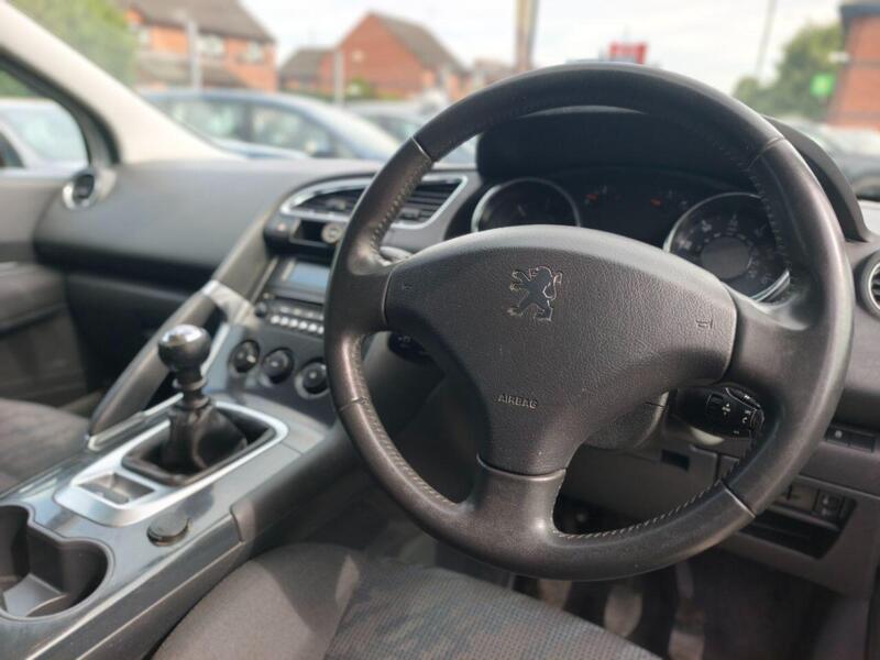 Peugeot 3008 view 3