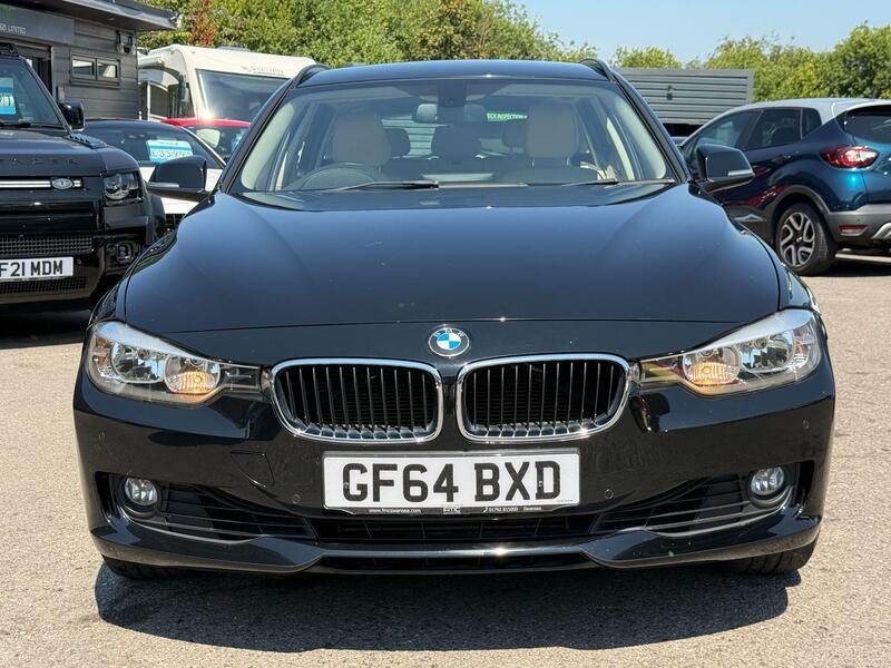 BMW 3 Series view 4