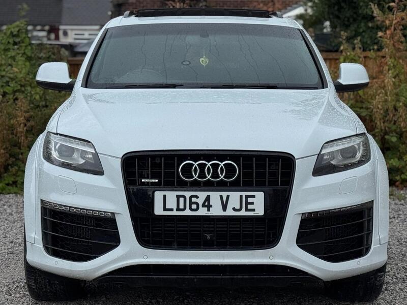 Audi Audi Q7 view 4