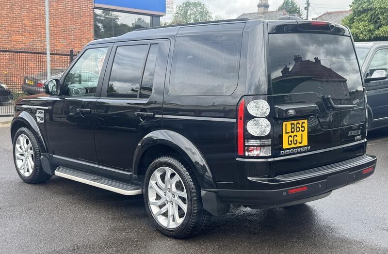 Land Rover Discovery 4 view 3
