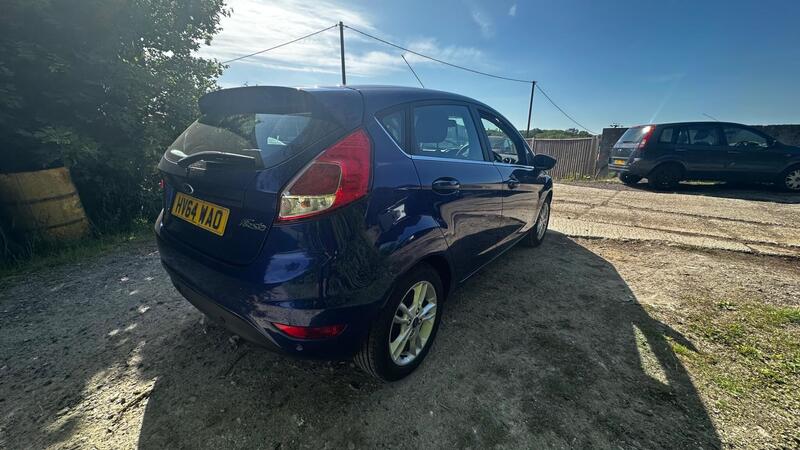 2014 Ford Fiesta — photo 4