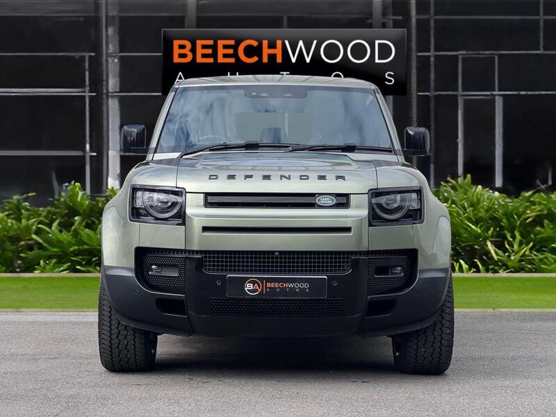 Land Rover Defender 110 view 3