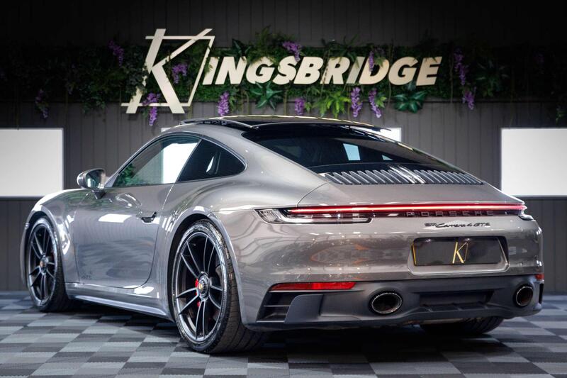 Porsche 911 view 6