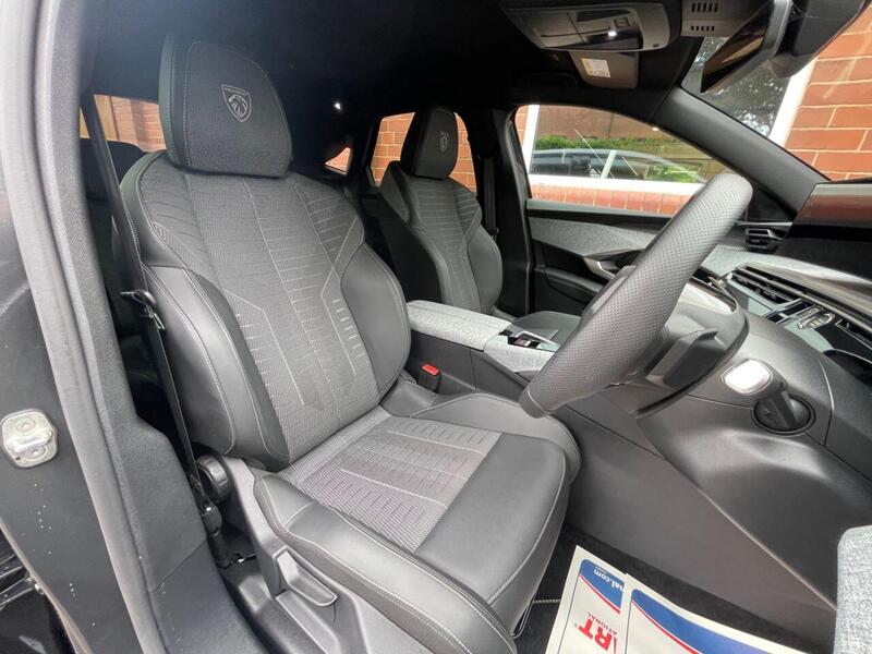 Peugeot 3008 view 4