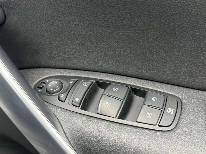 Mercedes-Benz X-Class view 55