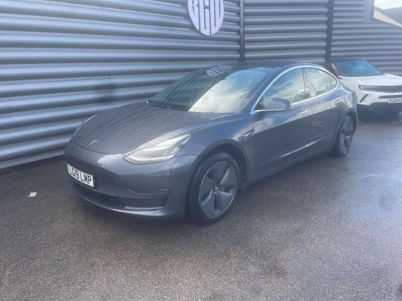 Tesla Model 3 view 5