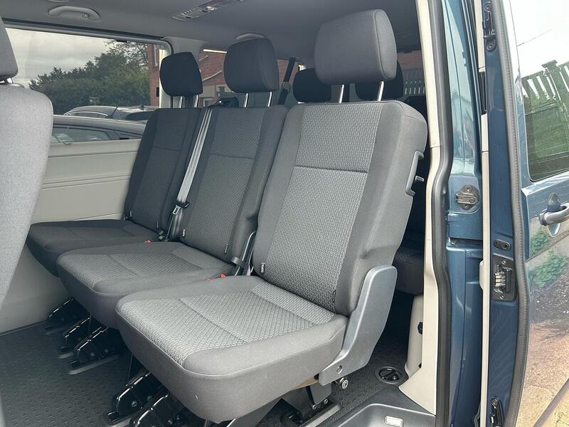 Volkswagen Transporter Shuttle view 3