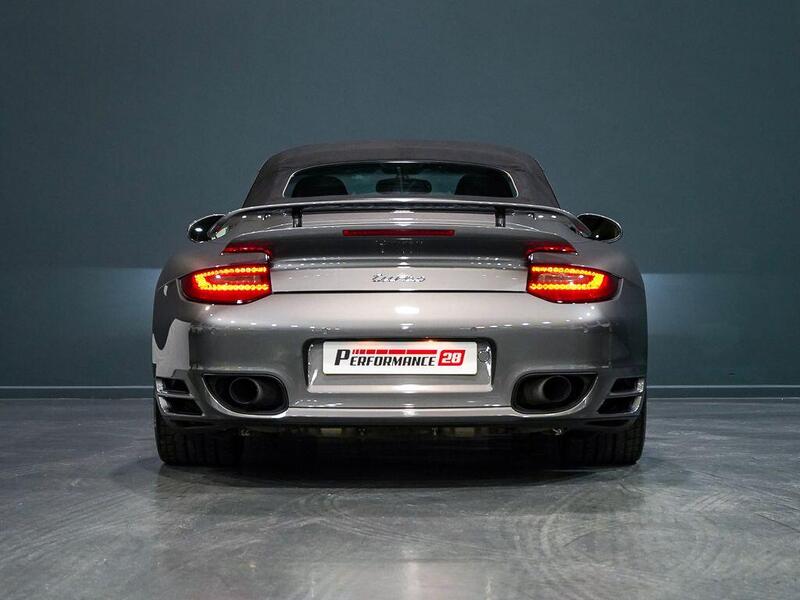 Porsche 911 view 5