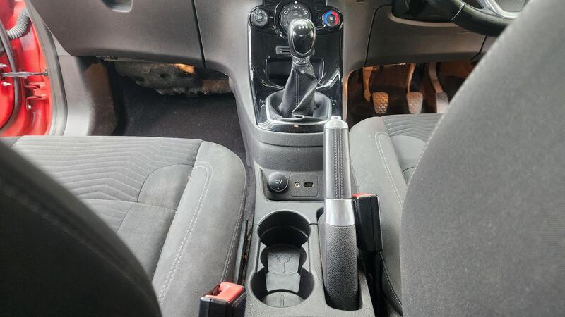 2012 Ford Fiesta — photo 27