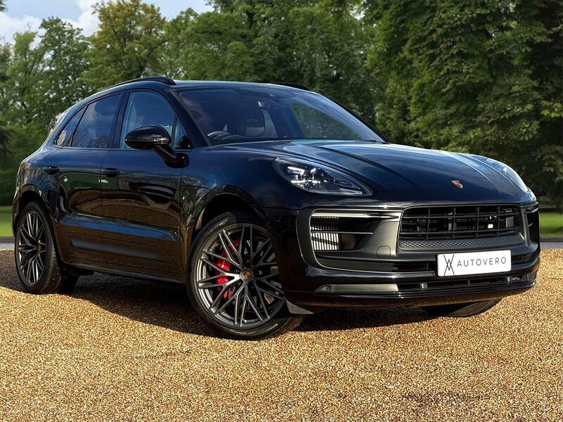 Porsche Macan view 3