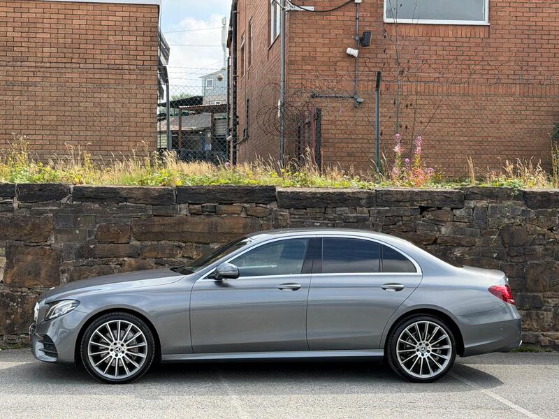 Mercedes-Benz E-Class view 4