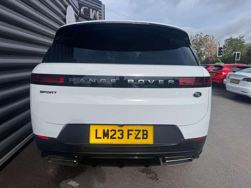 Land Rover Range Rover Sport view 4