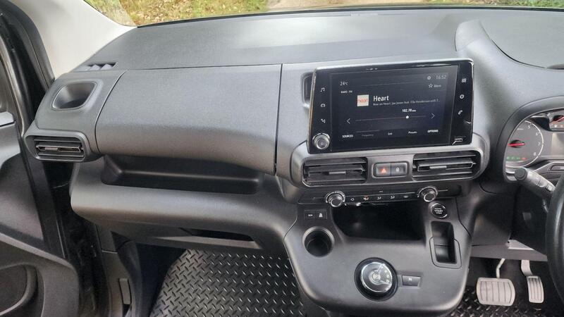 2019 Vauxhall Combo Life — photo 29