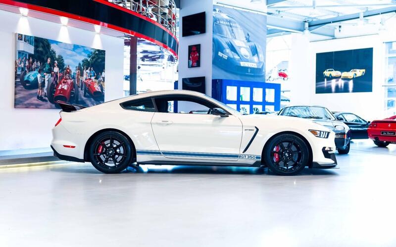Ford Mustang view 6